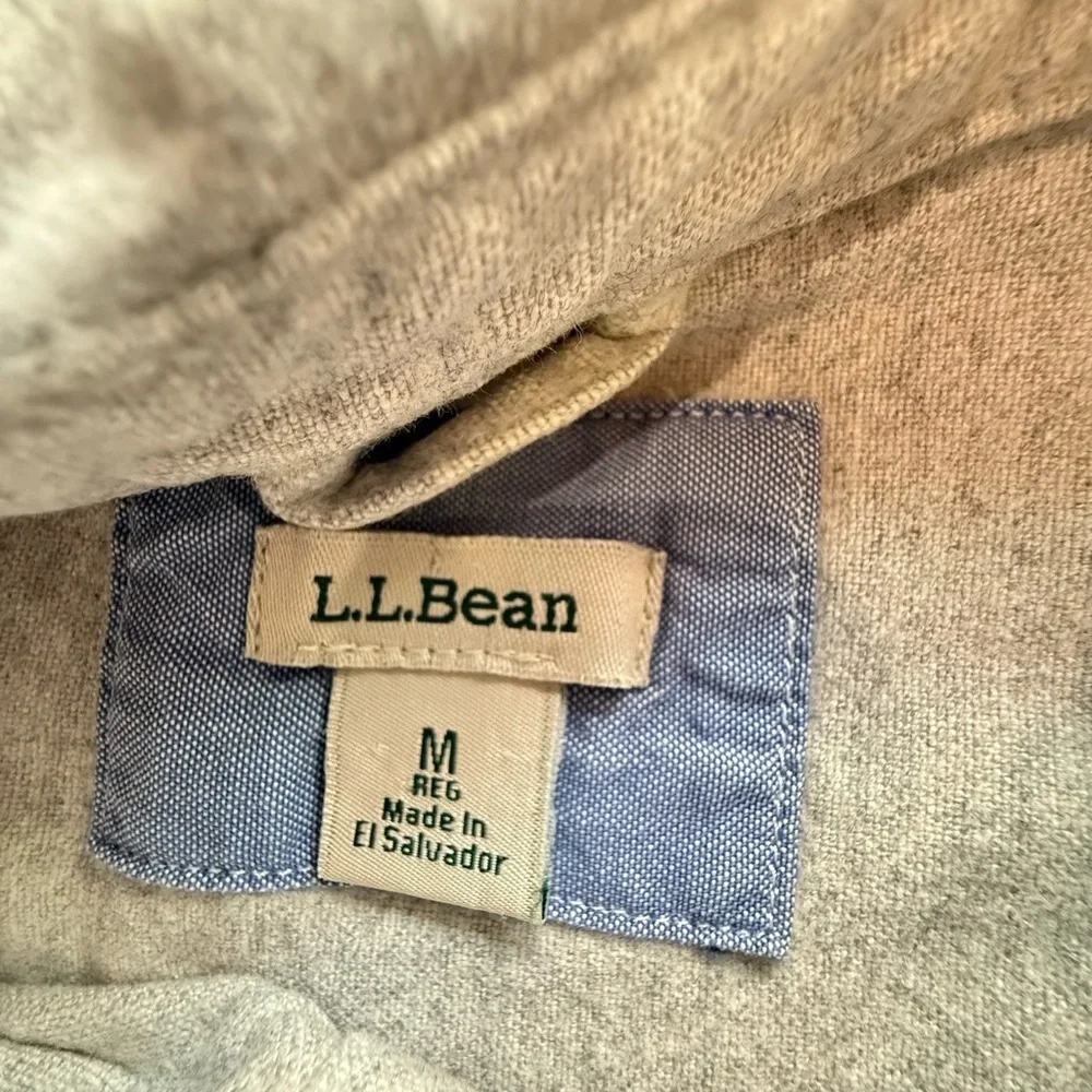 L.L. Bean Women’s Light Gray 100% Cotton Button Down Shirt Size Medium Casual - Picture 4 of 9